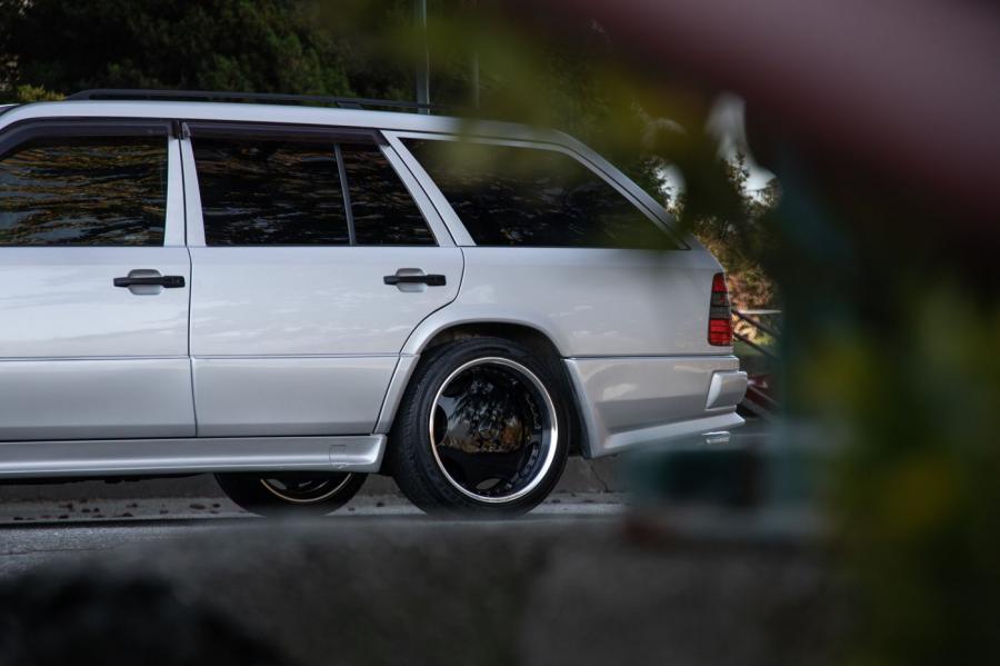 Детали экстерьера Mercedes-Benz 300 TE 4Matic (S124) 1993 года  (фото 39 из 89)